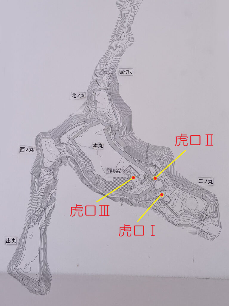 八幡山城の縄張り図