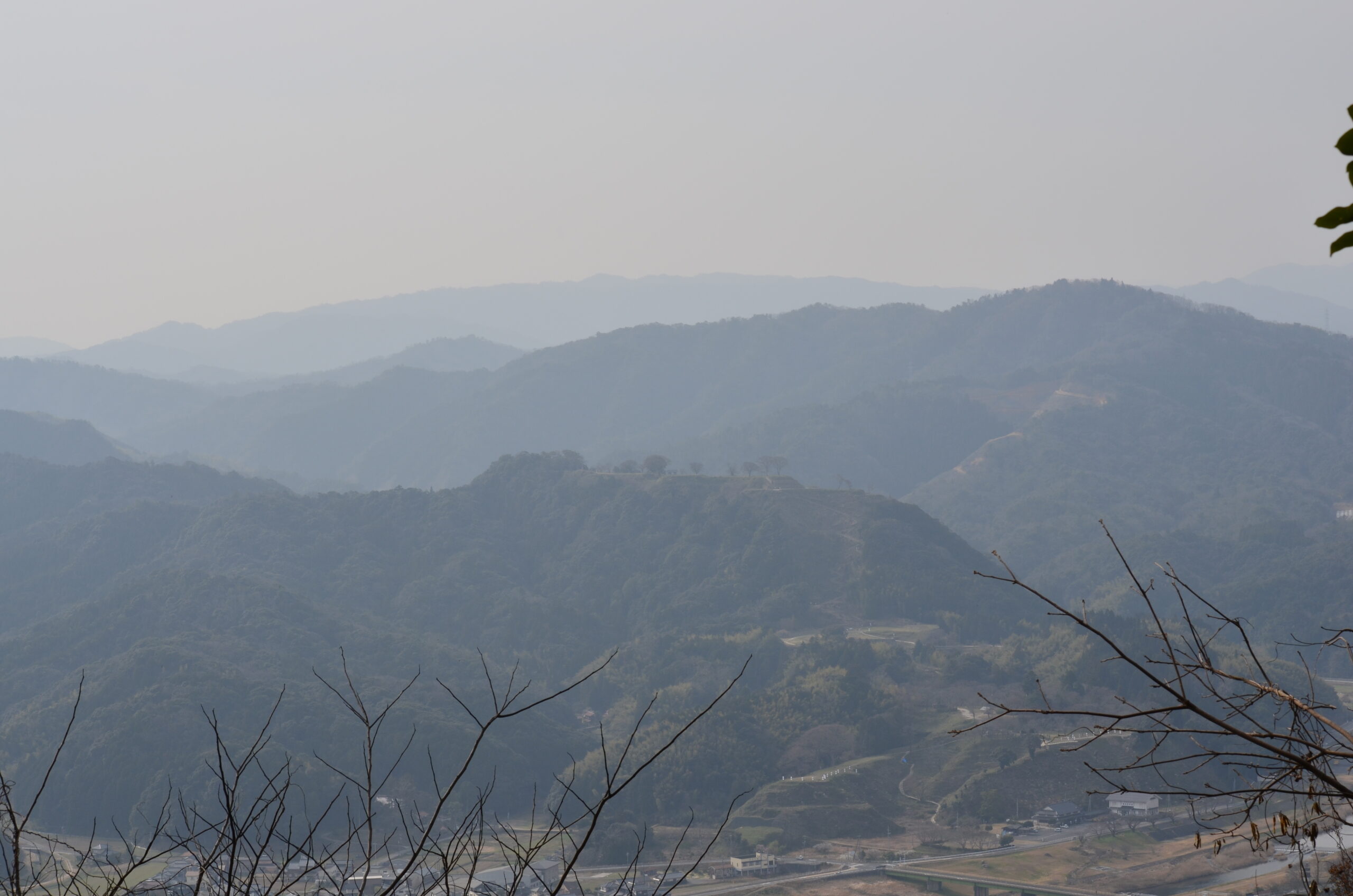 勝山城から見る月山富田城