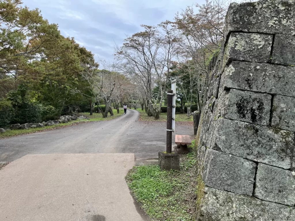 東中仕切から東ノ郭へ