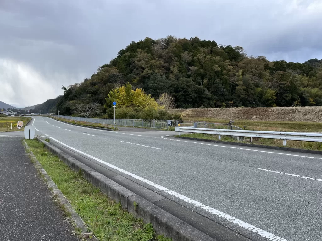 淀山城の入口